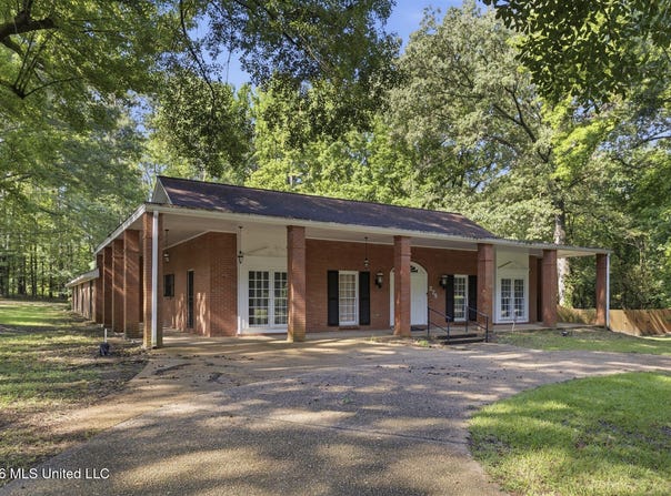 375 Heritage Place, Jackson, MS 39212