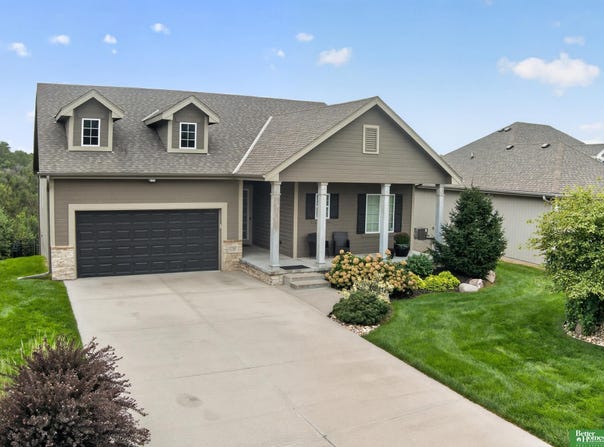 17567 Wirt Street, Omaha, NE 68116