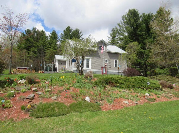 1901 Cross Road, Jay, VT 05859
