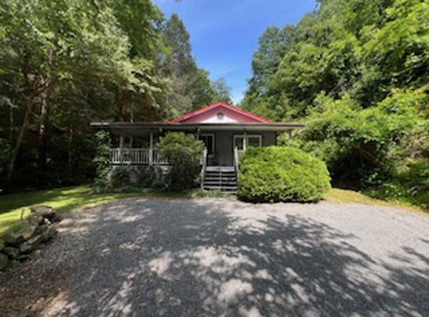 232 Deadening Fork, Pikeville, KY 41501