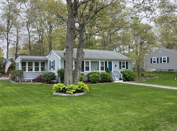 2 Naushon Road, Mashpee, MA 02649