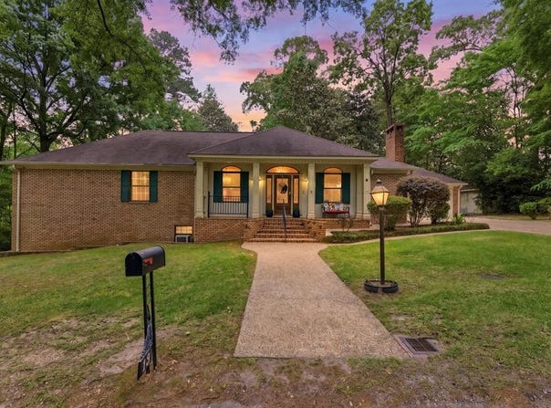 13 Gardiner Place, LAUREL, MS 39440