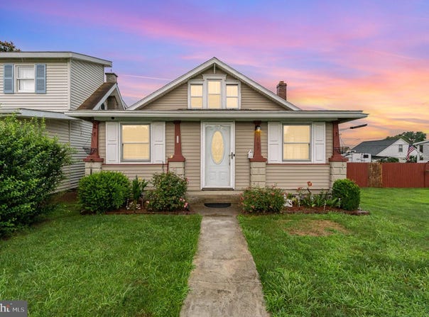 103 S CHESTNUT, SELINSGROVE, PA 17870