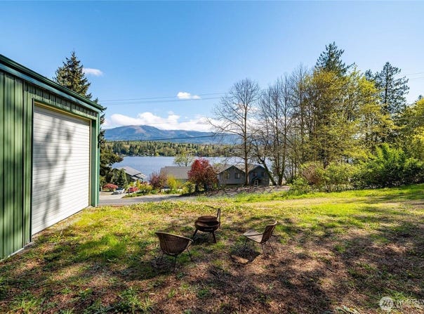 18068 West Big Lake Boulevard, Mount Vernon, WA 98274
