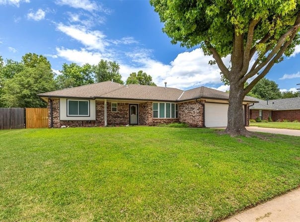 1309 NE 20th Place, Moore, OK 73160