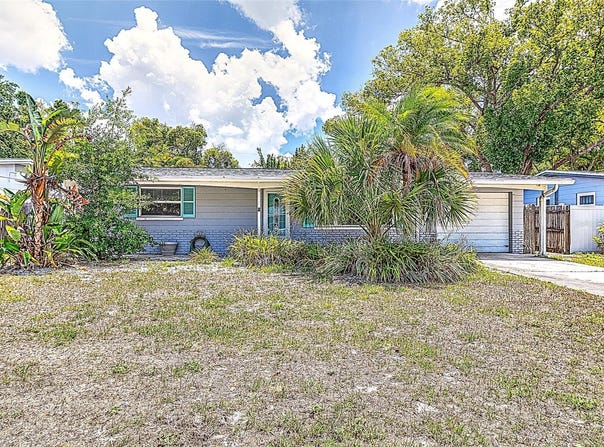 831 LAKESIDE DRIVE, LARGO, FL 33778