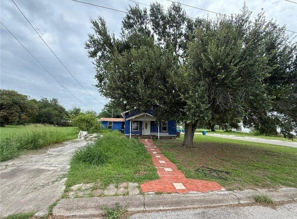 415 S Buchanan Street, Beeville, TX 78102