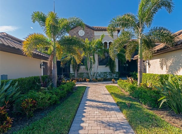 5604 PALMER CIRCLE, BRADENTON, FL 34211
