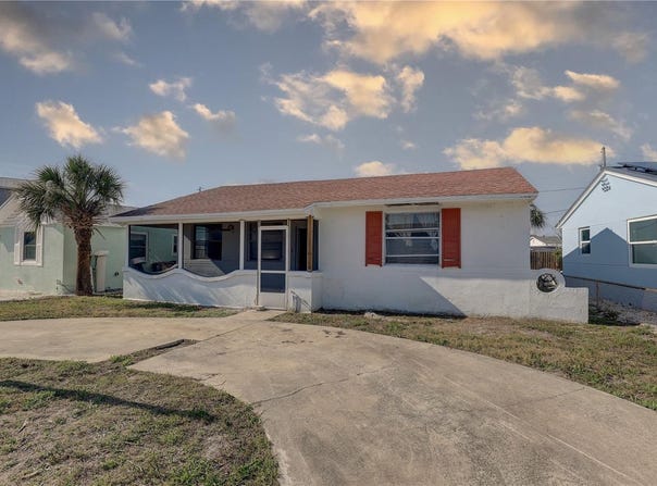 440 S BAYSHORE DRIVE, MADEIRA BEACH, FL 33708