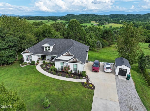 1160 Eagle View Drive, Kodak, TN 37764