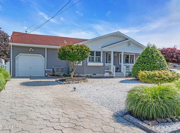 421 Laurel Boulevard, Lanoka Harbor, NJ 08734