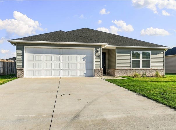 2533 E Foxbury Street, Siloam Springs, AR 72761