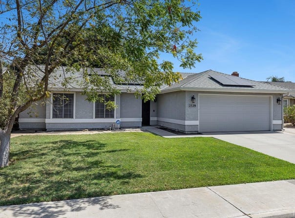 2329 Cottonwood Drive, Hanford, CA 93230