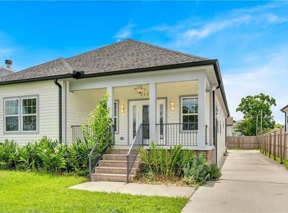213 BEAVER Drive, Arabi, LA 70032