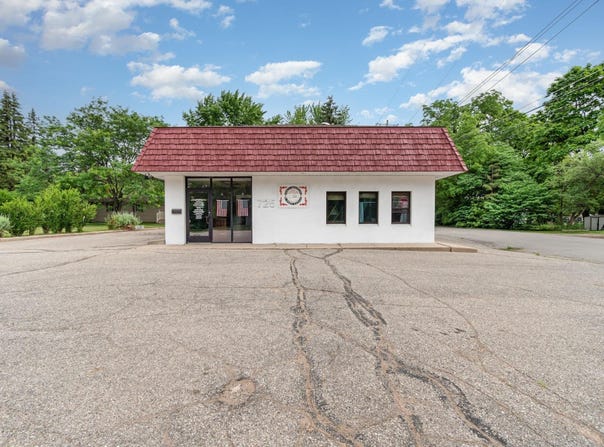 725 E Center, Ithaca, MI 48847