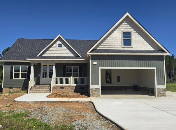25 Sanders Farm Dr, Smithfield, NC 27577