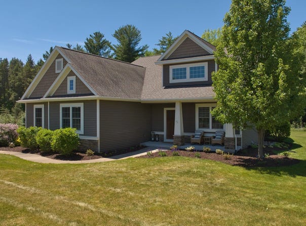 2083 N Harvest Circle, Midland, MI 48642