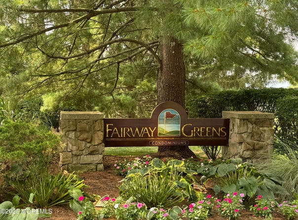 100 Pinehurst Drive, Washington, NJ 07822