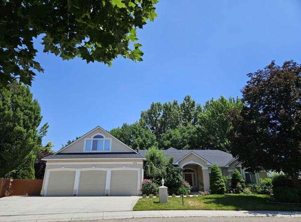 1964 E Summercove Dr, Meridian, ID 83646