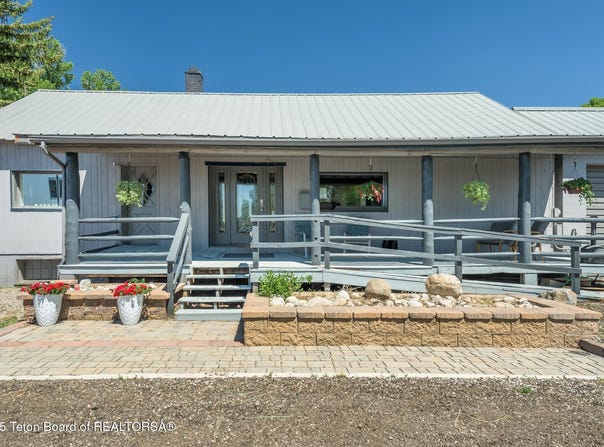 639 S PINE Street, Pinedale, WY 82941