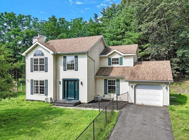 113 Dennis Court, East Stroudsburg, PA 18301