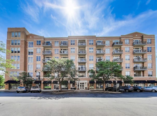 647 Metropolitan Way, Des Plaines, IL 60016