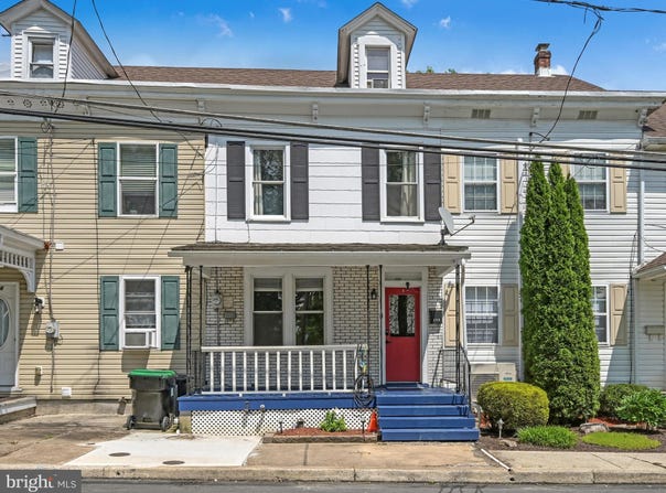 702 N WARREN STREET, ORWIGSBURG, PA 17961