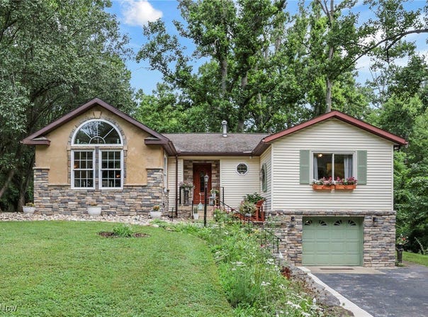 225 Sebaugh Drive, Zanesville, OH 43701