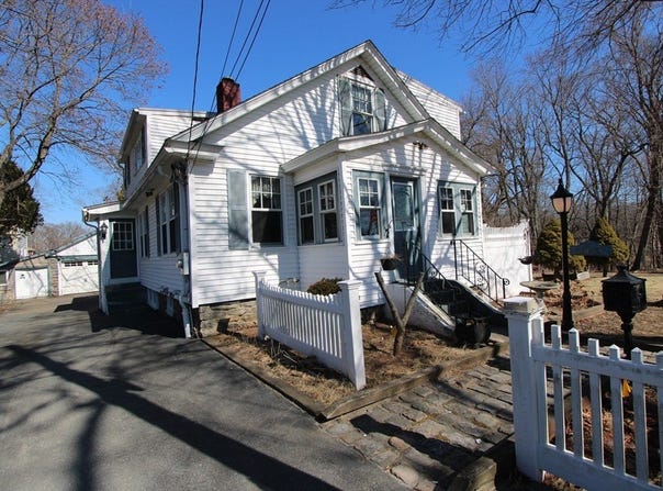 25 Crawford St, Worcester, MA 01604