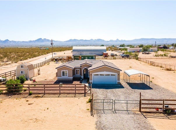 741 S Teddy Roosevelt Road, Golden Valley, AZ 86413