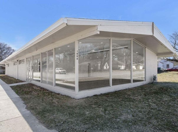 1464 E Commercial Street, Springfield, MO 65803