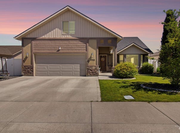 1068 Terra Ave, Twin Falls, ID 83301