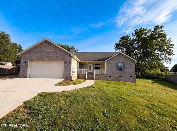 375 Walnut Lane, Corryton, TN 37721