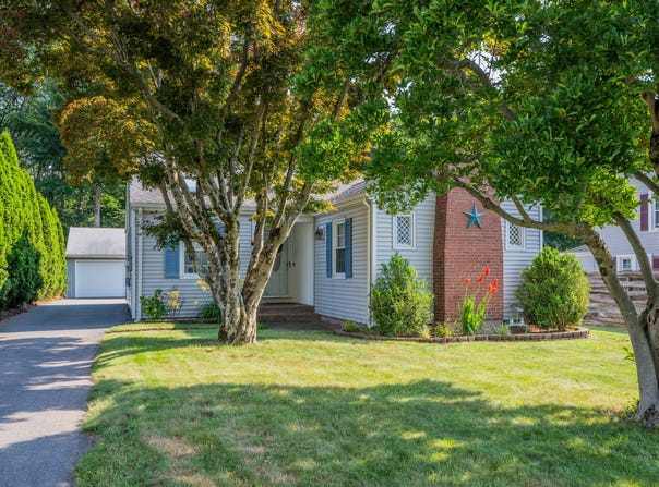 44 Durwin Street, Middletown, CT 06457