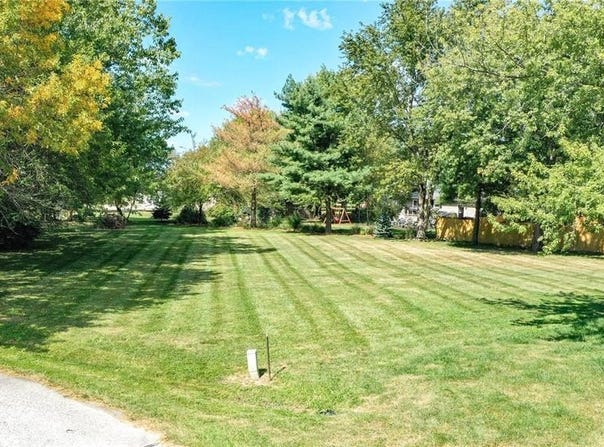 32 Sugarwood Court, Jerseyville, IL 62052