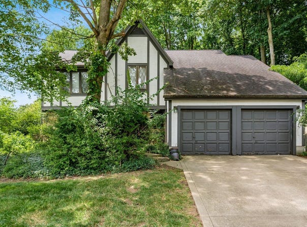 205 Woodedge Circle E, Powell, OH 43065