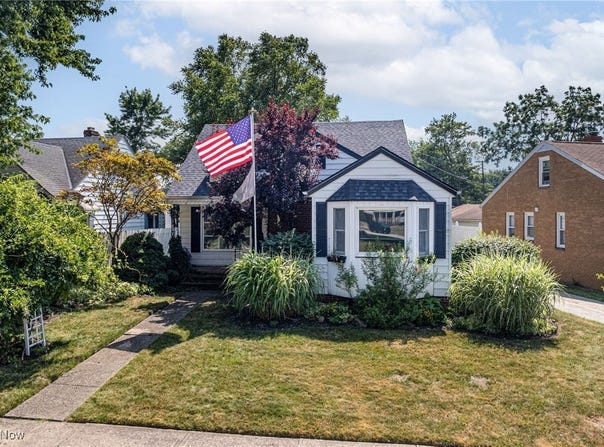 6342 Chestnut Hills Drive, Parma, OH 44129