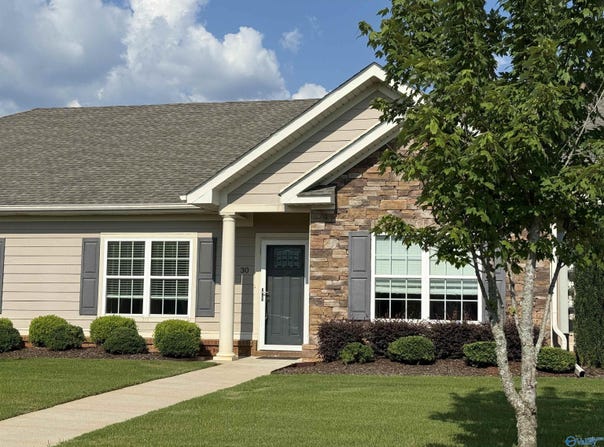 30 Moore Farm Circle, Huntsville, AL 35806