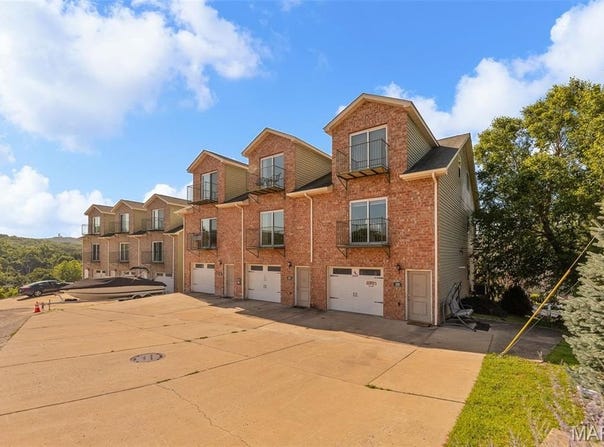 319 Timber Ridge Drive, Grafton, IL 62037