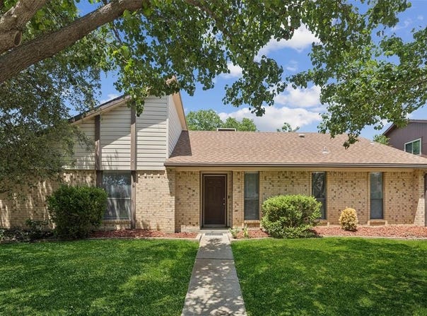 2613 Winterlake Drive, Carrollton, TX 75006