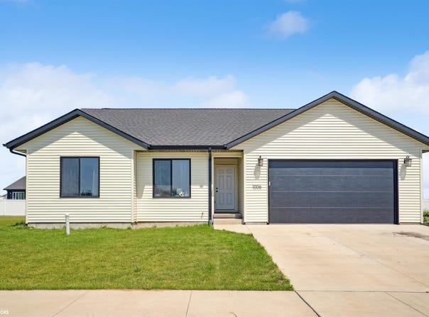 1006 S 11Th Avenue, Washington, IA 52353