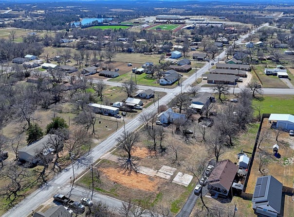 300 S Mill Street, Bowie, TX 76230