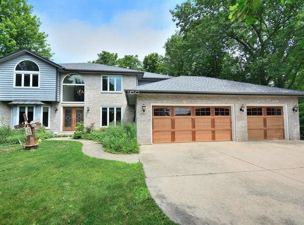9330 Luanne Dr, Mount Pleasant, WI 53406