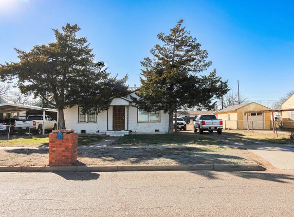 607 N El Paso Avenue, Tulia, TX 79088