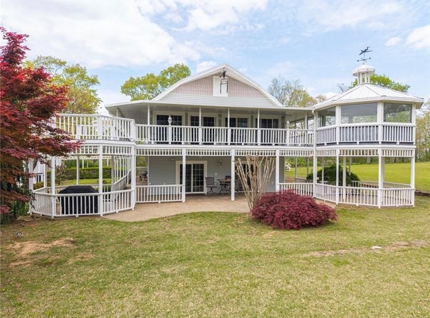 2428 Winn Mountain Loop, Mountainburg, AR 72946