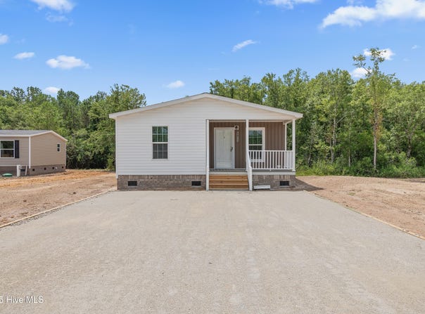 6823 Lewis Drive SE, Winnabow, NC 28479