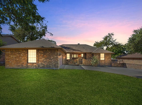 205 Yacht Club Drive, Rockwall, TX 75032