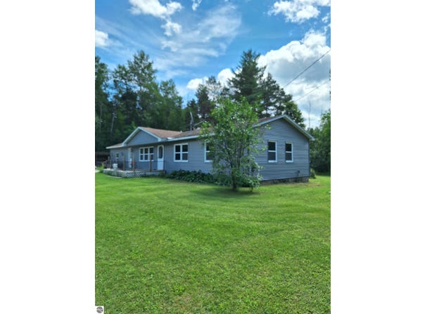 1099 Meadow Road, Tawas City, MI 48763