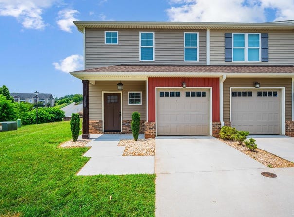 1229 Commonwealth Circle, Forest, VA 24551