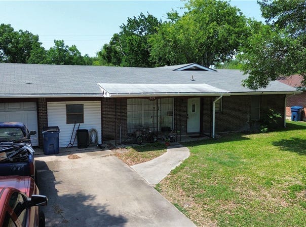 209 Candlelight Lane, Port Lavaca, TX 77979